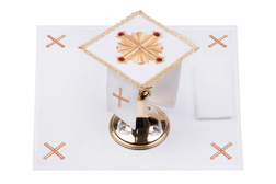 Bielizna kielichowa lniana bogato haftowana z kamieniami