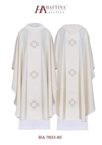 Ecru ornat haftowany z krzyżami