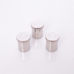 Niklowane pojemniki na olej