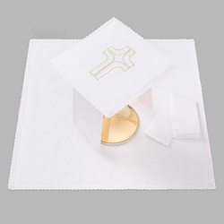 Bielizna kielichowa ołtarzowa wykończona koronką krzyż nowoczesny złote obramowanie