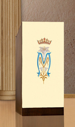 Serweta na lektorium haftowana z motywem Maryjnym