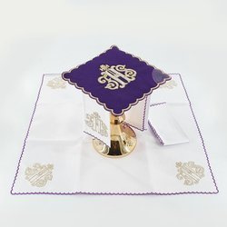 Bielizna kielichowa haftowana IHS