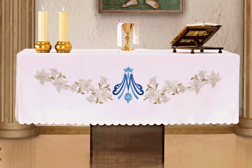 Obrus ołtarzowy z haftem czołowym Maryjnym