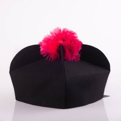 Biret kanonicki - trzyrożny