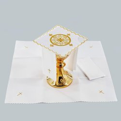 Bielizna kielichowa haftowana