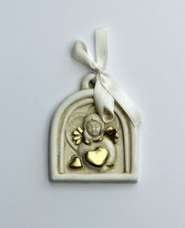 Marmurowy anioł z sercem i kokardką