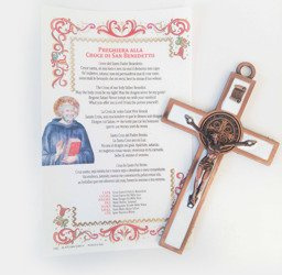 Krzyż z medalikiem św.Benedykta