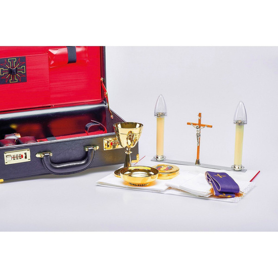 Walizka skórzana z wyposażeniem liturgicznym