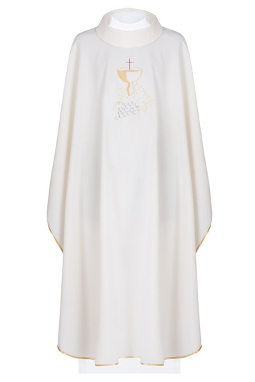 Ecru ornat haftowany z emblematem kielicha z krzyżem i winogronami