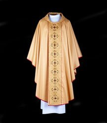 Ornat złoty haftowany z kamieniami