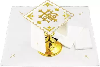 Bielizna kielichowa haftowana