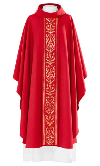 Czerwony ornat liturgiczny zdobiony pasem  