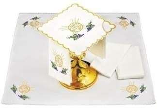 Bielizna kielichowa haftowana IHS z winogronami