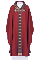 Czerwony ornat bogato haftowany zdobiony kamieniami