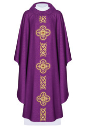 Ornat bogato haftowany kamieniami