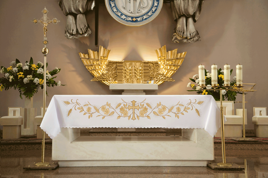 Obrus ołtarzowy z haftem czołowym symbol krzyża 