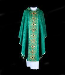Ornat zielony haftowany z kamieniami