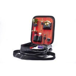 Walizka z wyposażeniem liturgicznym, na ramię