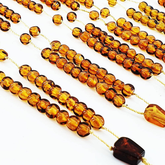 Różaniec z bursztynu na sznurku