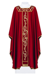 Ornat haftowany na lekkiej tkaninie