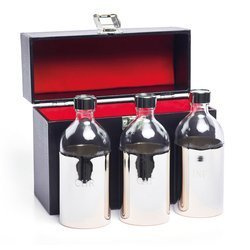 Zestaw potrójny butelek w drewnianym etui