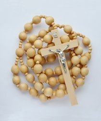 Różaniec procesyjny drewniany jasny