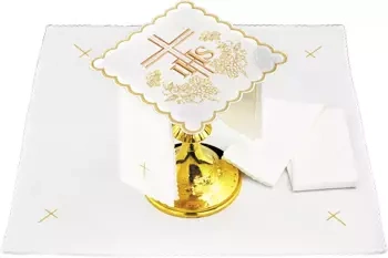 Bielizna kielichowa haftowana