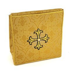 Bursa haftowana złota z ozdobnym czarnym krzyżem