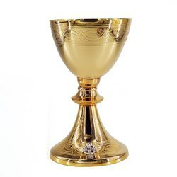 Kielich - pozłacany z krzyżem celtyckim i zdobieniami