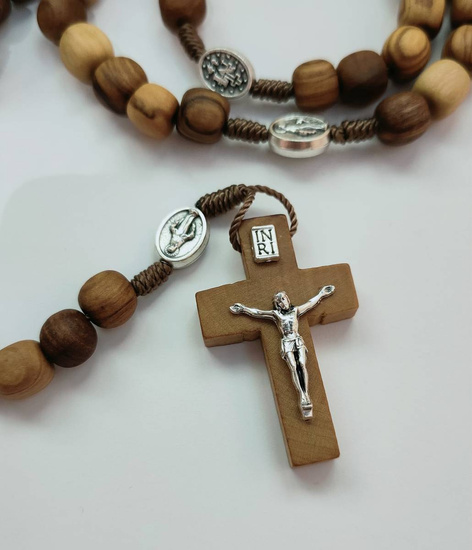 Różaniec z drzewa oliwnego JP II