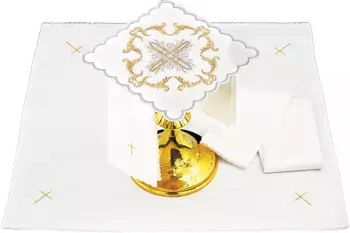 Bielizna kielichowa haftowana