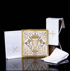 Bielizna kielichowa haftowana z symbolem Maryjnym