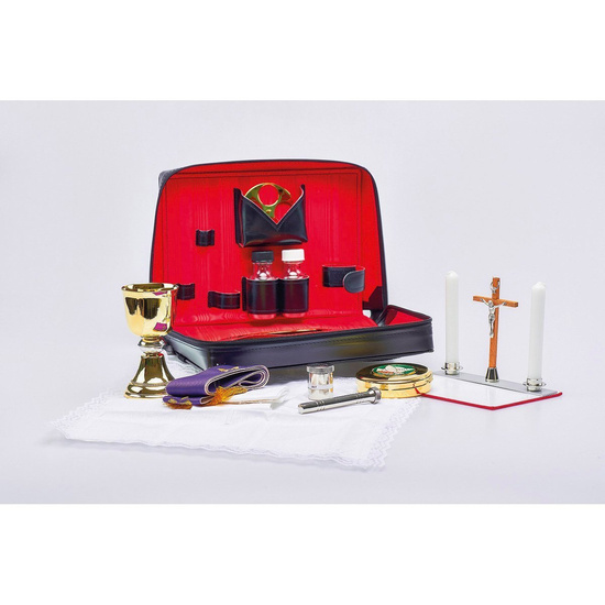 Walizka z wyposażeniem liturgicznym, skórzana 