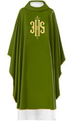 Zielony ornat haftowany z symbolem IHS