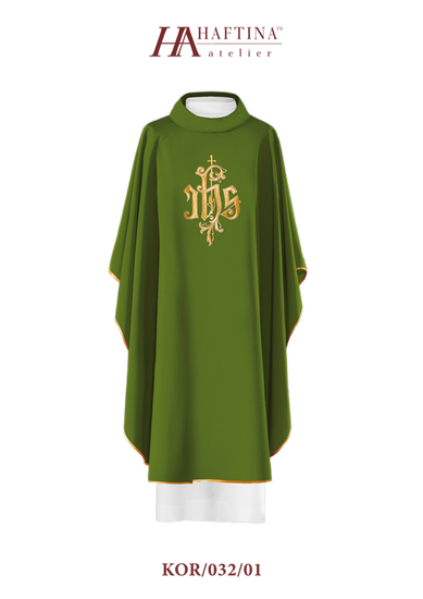 Zielony ornat haftowany IHS 