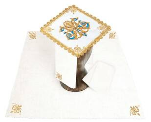 Bielizna kielichowa lniana haftowana z motywem maryjnym