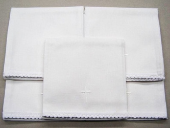 Korporał - bielizna kielichowa krzyż biały