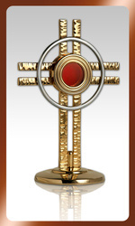 Relikwiarz w formie krzyża