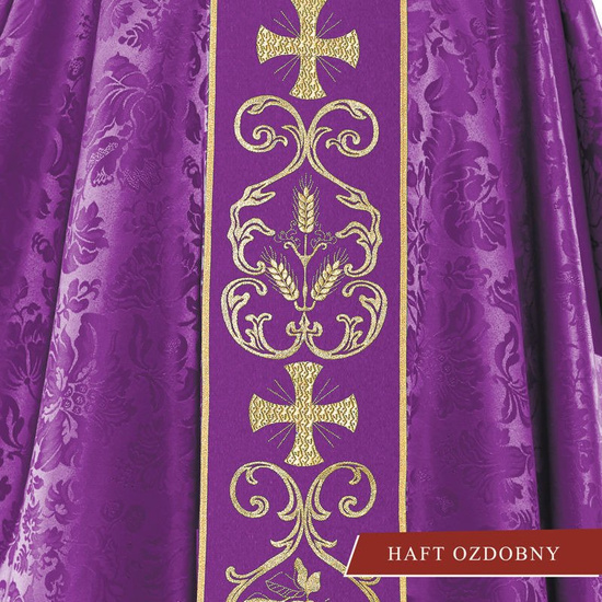 Fioletowy ornat liturgiczny zdobiony haftowanym pasem 