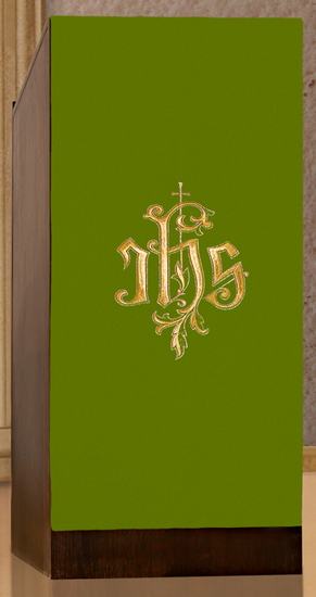 Serweta na lektorium haftowana z symbolem IHS