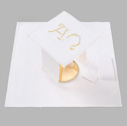 Bielizna kielichowa ołtarzowa wykończona koronką Alfa Omega złoty