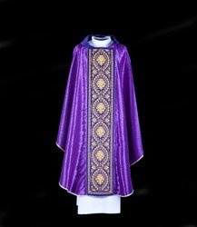 Ornat fioletowy haftowany bogato zdobiony