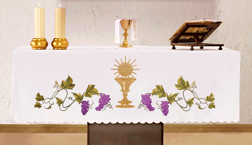 Obrus ołtarzowy z symbolem IHS