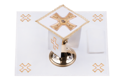 Bielizna kielichowa lniana bogato haftowana z kamieniami