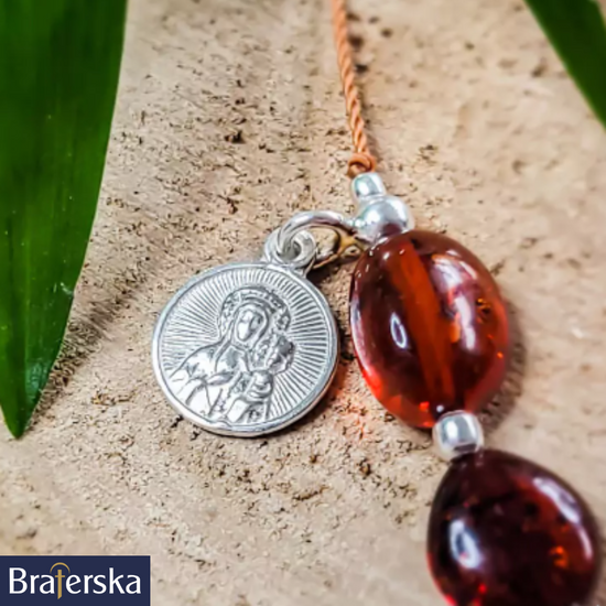 Różaniec z bursztynu - Królowa Polski