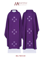 Fioletowy ornat haftowany z krzyżami