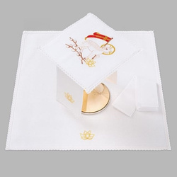 Bielizna kielichowa ołtarzowa wykończona koronką Baranek Wielkanocny