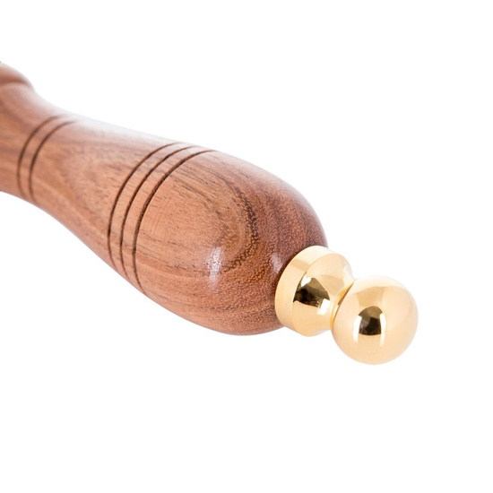 Patena mosiężna z drewnianą rączką