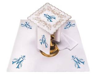 Bielizna kielichowa haftowana z motywem maryjnym