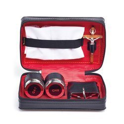 Bursa z wyposażeniem liturgicznym do chrztu